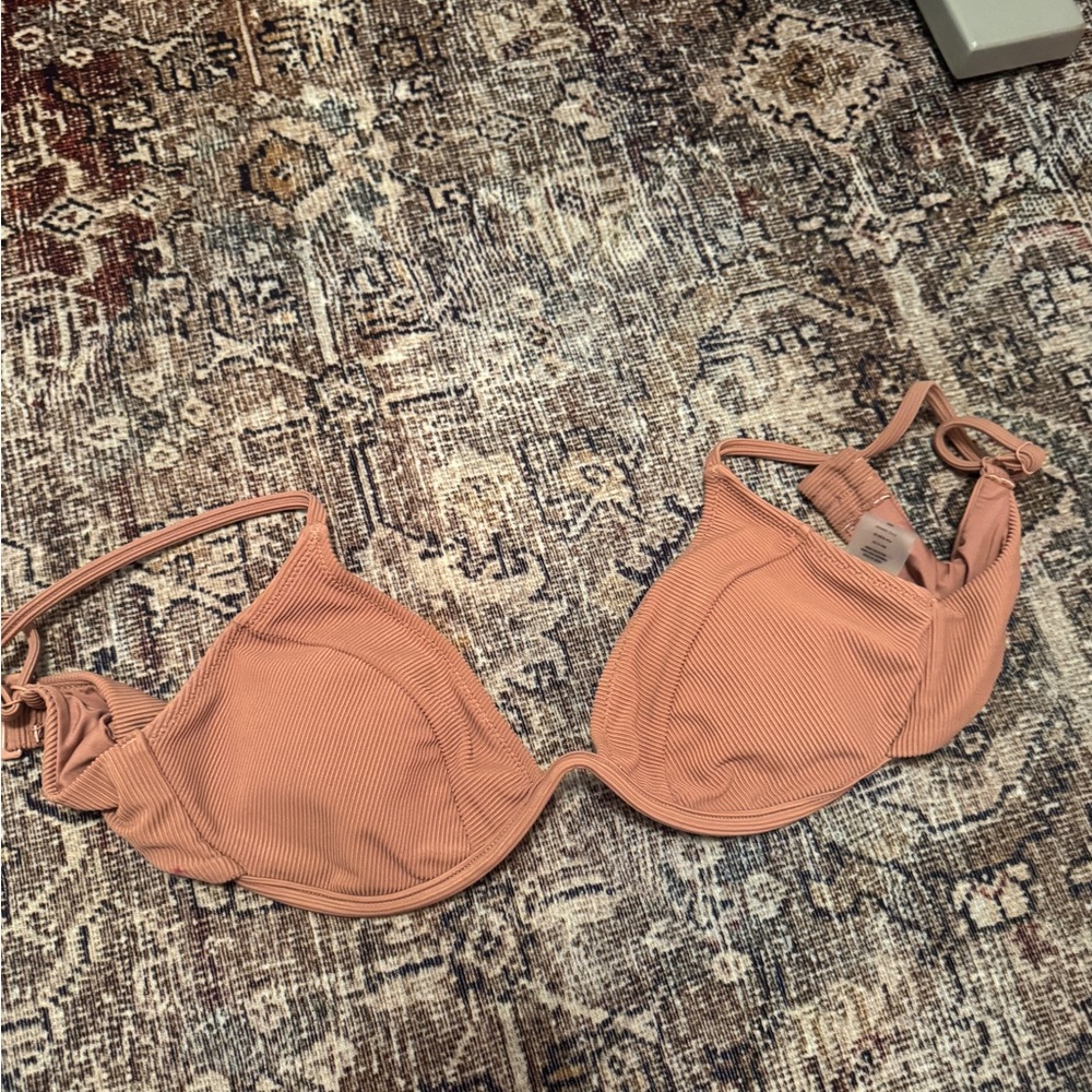 Good American women's peach tan bikini top size 2 never worn